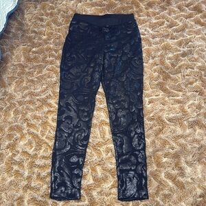 BEBE Black Patterned Leggins size M